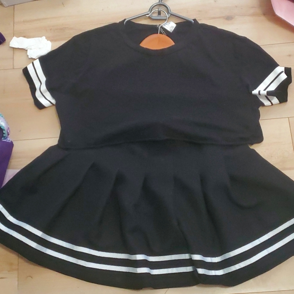 Black and white skirt and t-shirt set